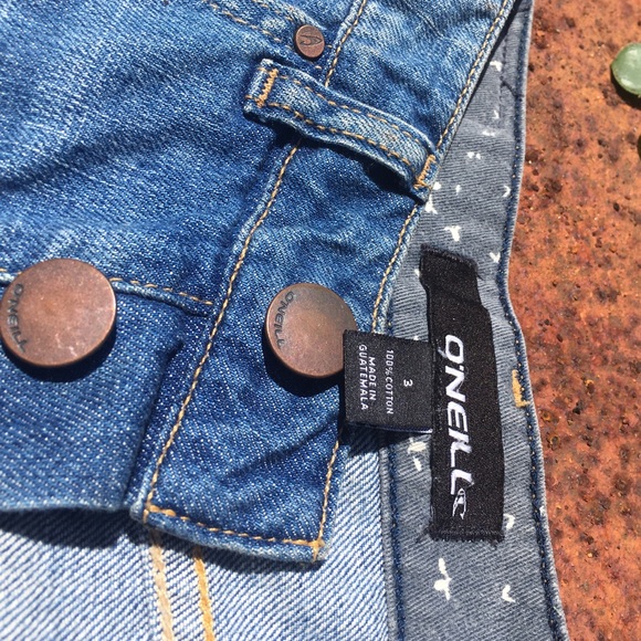 Exclusive O’NEILL Highwaisted Denim Shorts - Picture 7 of 11